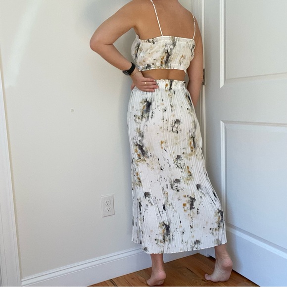 Two Piece Pleated Top & Skirt Set - Picture 5 of 7